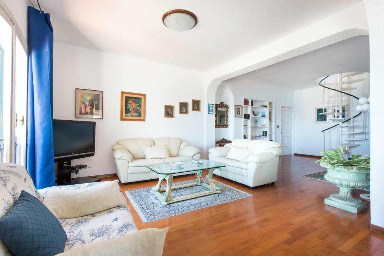 Casa Con Terrazza Sul Mare All'Addaura Palermo Buitenkant foto